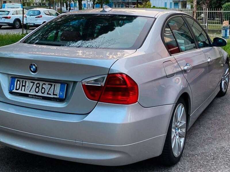Usato 2007 BMW 320 2.0 Diesel 163 CV (7.800 €)