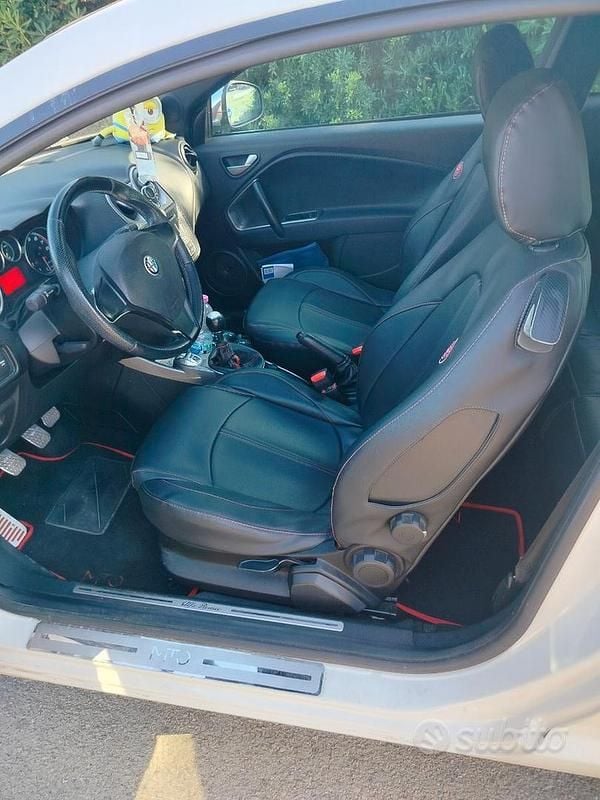 Bianco Usata 2011 Alfa Romeo MiTo Premium Due volumi | 8000 € (Cara) - Immagine 1/4