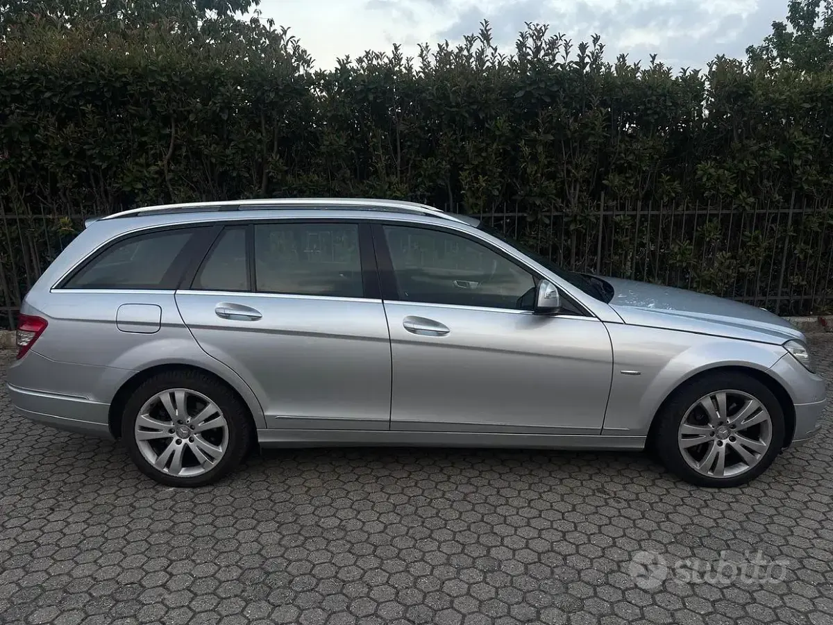 Usata Mercedes C320 224 CV (164 kW) 2010 Grigio Station wagon