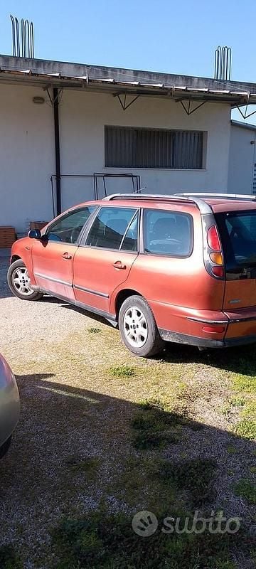 Usata Fiat Marea Weekend 110 CV (80 kW) 2001 Rosso Station wagon