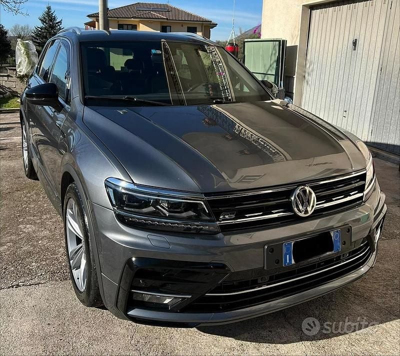 Usata VW Tiguan R-line 150 CV (110 kW) 2018 Grigio SUV