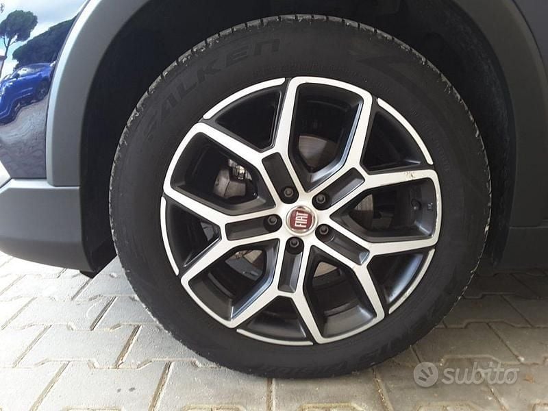 Usata Fiat Tipo Cross 101 CV (74 kW) 2021 Blu Berlina