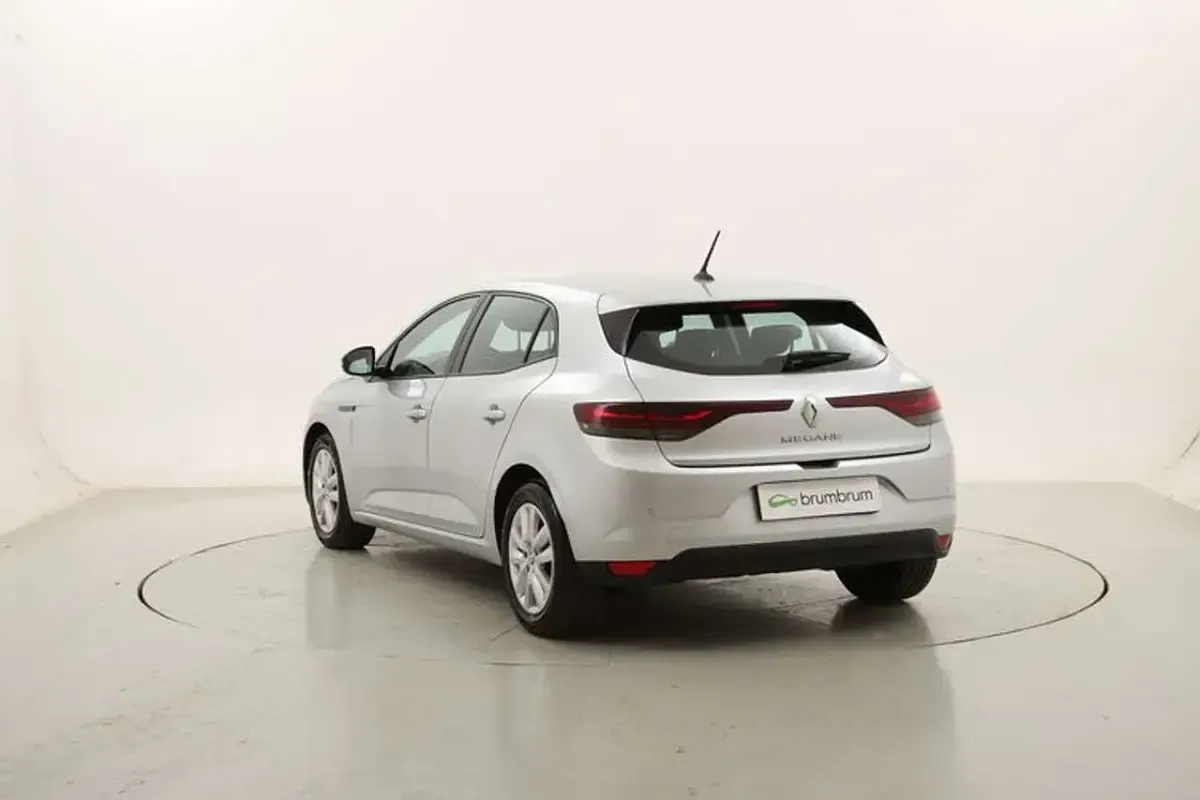 Usata Renault Mégane II Equilibre 116 CV (85 kW) 2022 Argento Berlina