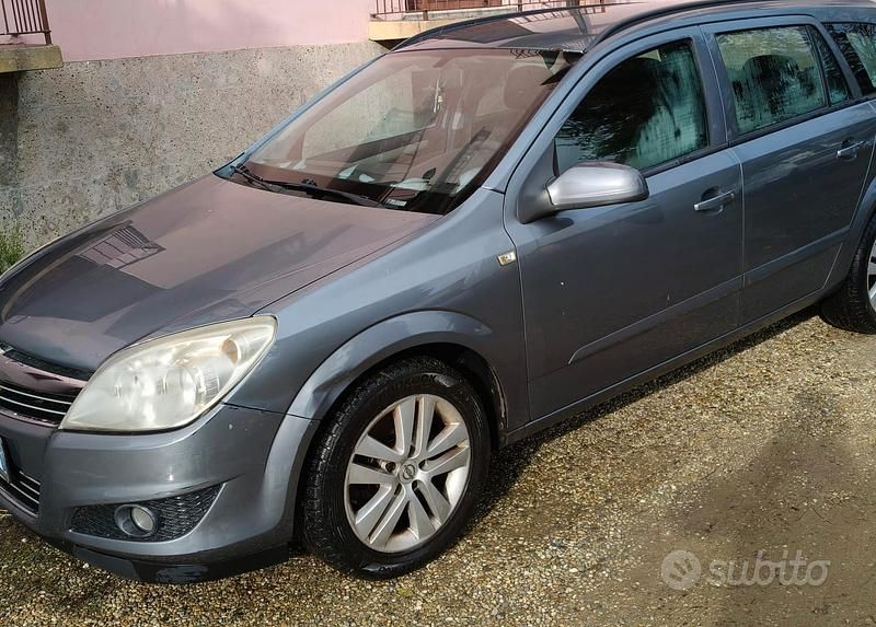 Usata Opel Astra 2007 Grigio Berlina