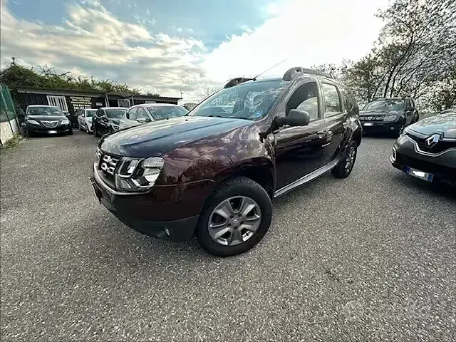 Usata Dacia Duster Lauréate 109 CV (80 kW) 2016 Marrone SUV