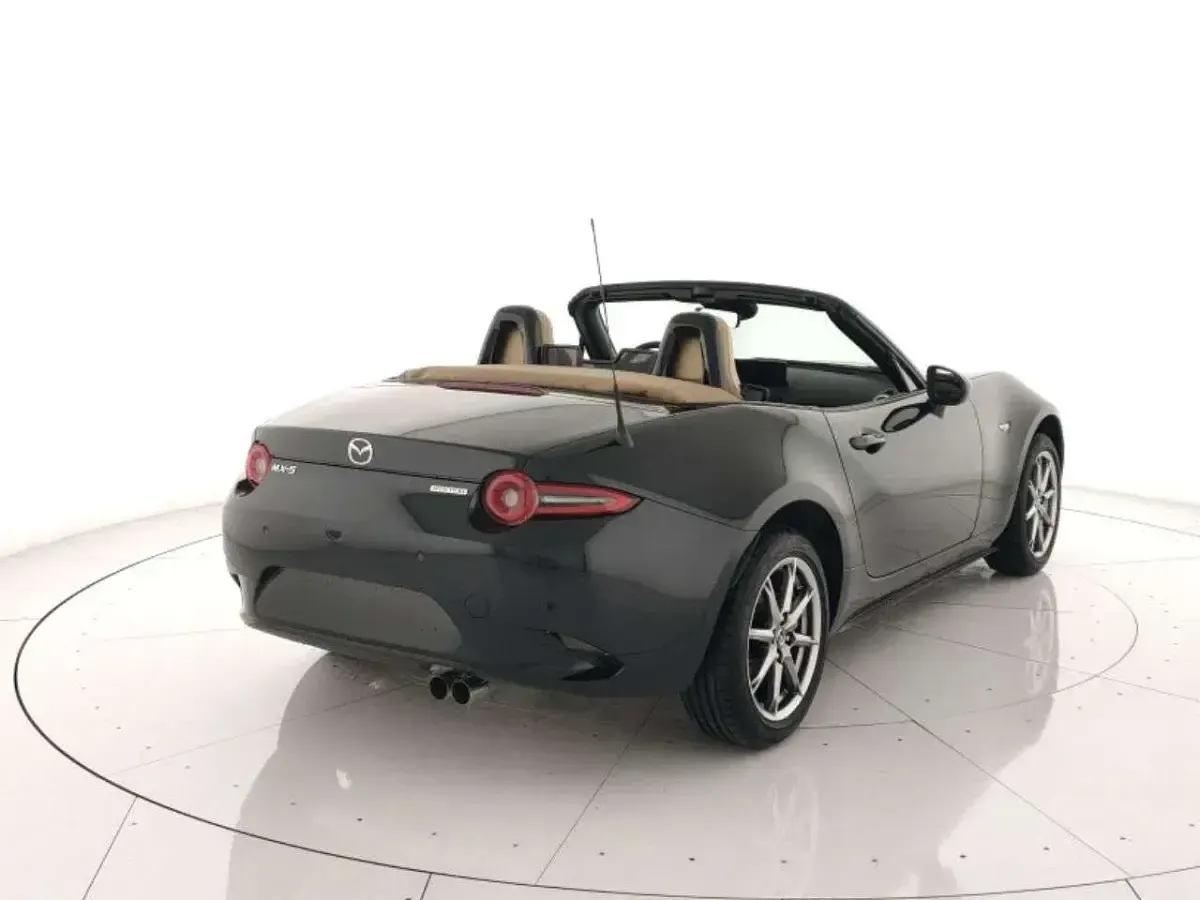Nuova Mazda MX5 Kazari 132 CV (97 kW) 2026 Jet black mc Cabrio