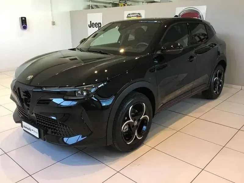 Usata Alfa Romeo Junior Edizione Speciale 114 kW (156 CV) 2025 Nero SUV
