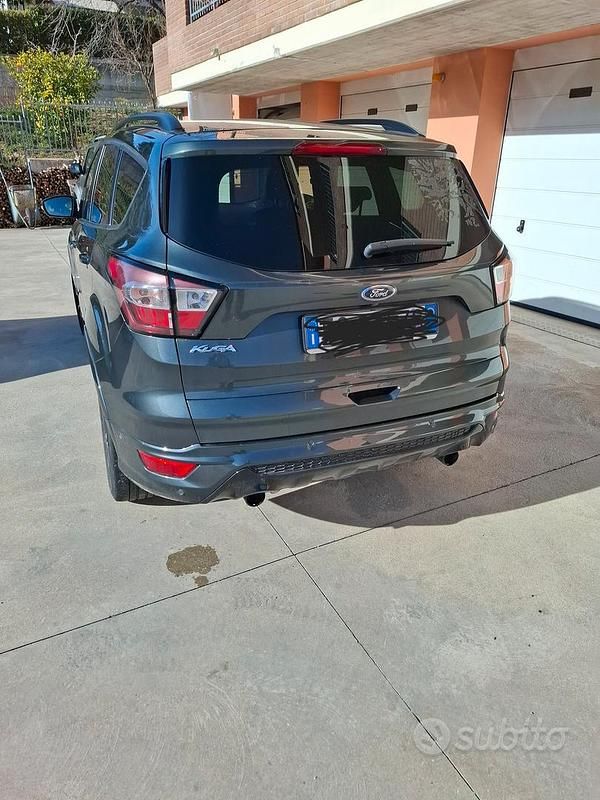 Usata Ford Kuga ST-Line 2017 Verde SUV