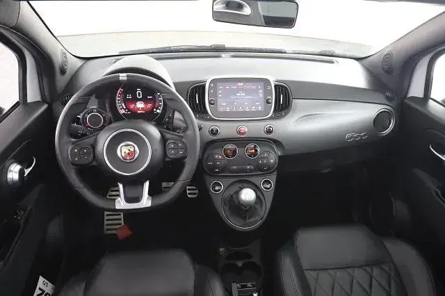 Usata Abarth 595C Turismo 164 CV (120 kW) 2021 Grigio Cabrio