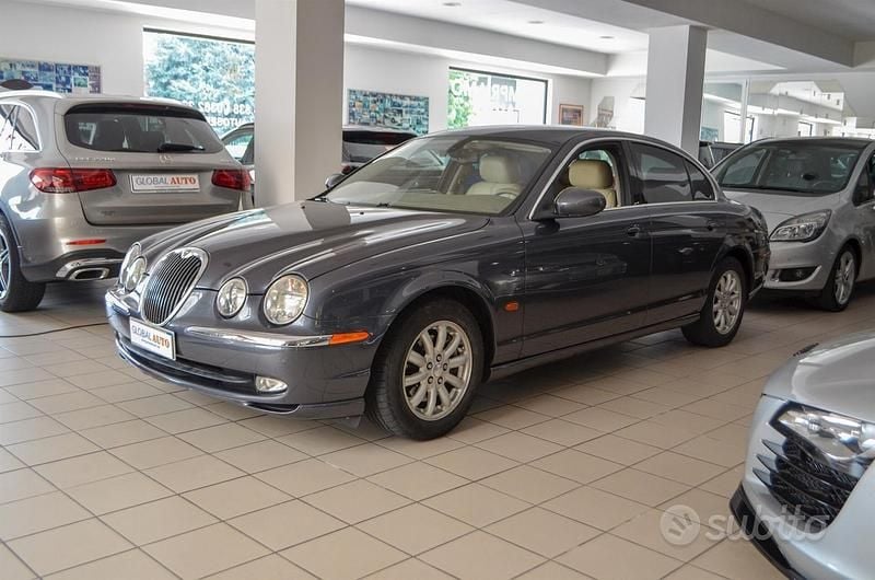 Usata Jaguar S-Type S 238 CV (175 kW) 2003 Grigio Berlina