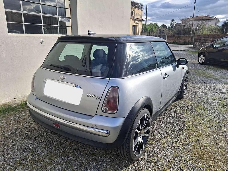 Usata Mini One D 75 CV (55 kW) 2005 Argento Utilitaria