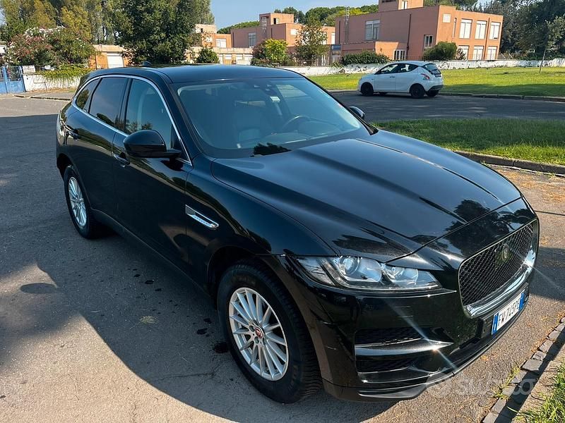 Usata Jaguar F-Pace Prestige 180 CV (132 kW) 2017 Nero SUV