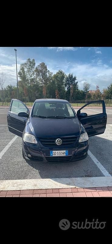 Usata VW Fox 75 CV (55 kW) 2006 Blu Utilitaria