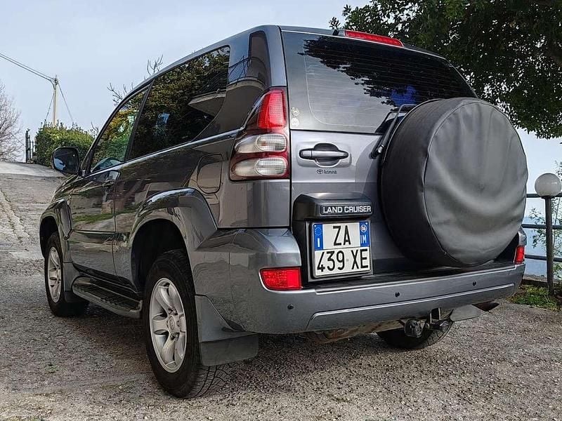 Usata Toyota Land Cruiser Executive 163 CV (119 kW) 2006 Grigio SUV