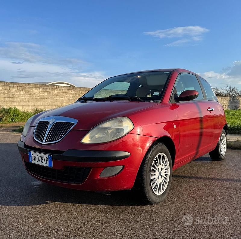 Usata Lancia Ypsilon 60 CV (44 kW) 2005 Rosso Utilitaria