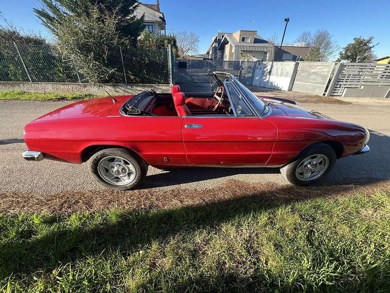 Usata Alfa Romeo Spider Veloce 114 CV (83 kW) 1970 Rosso Cabrio