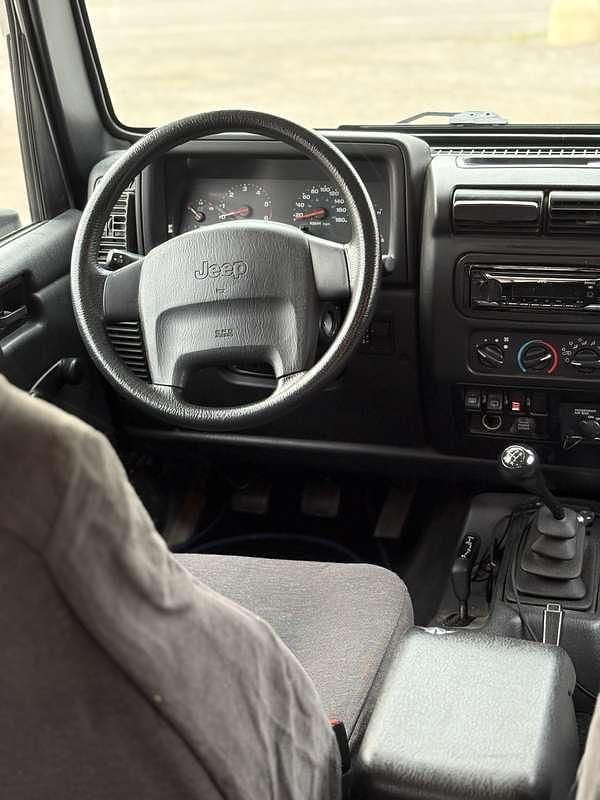 Usado Jeep Wrangler Sport 150 HP (110 kW) 2004 Prateado SUV