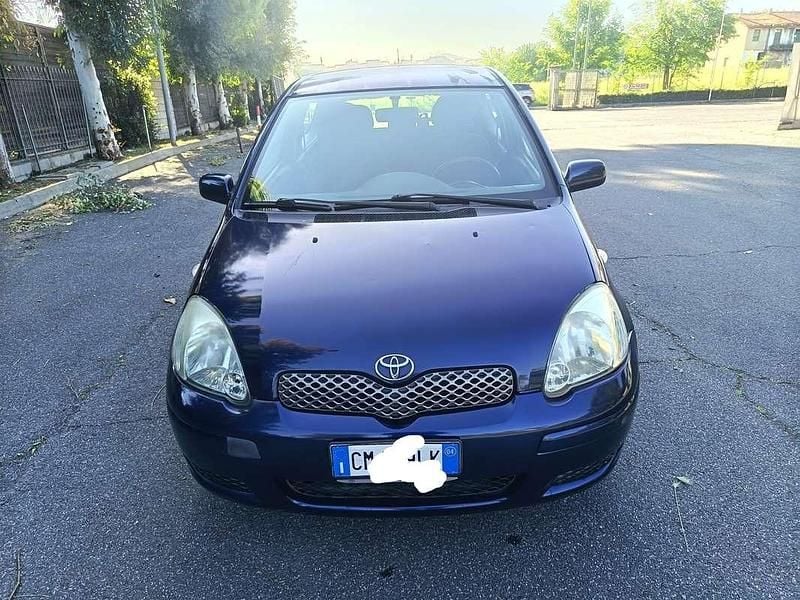 Usata Toyota Yaris 75 CV (55 kW) 2004 Blu/azzurro Utilitaria