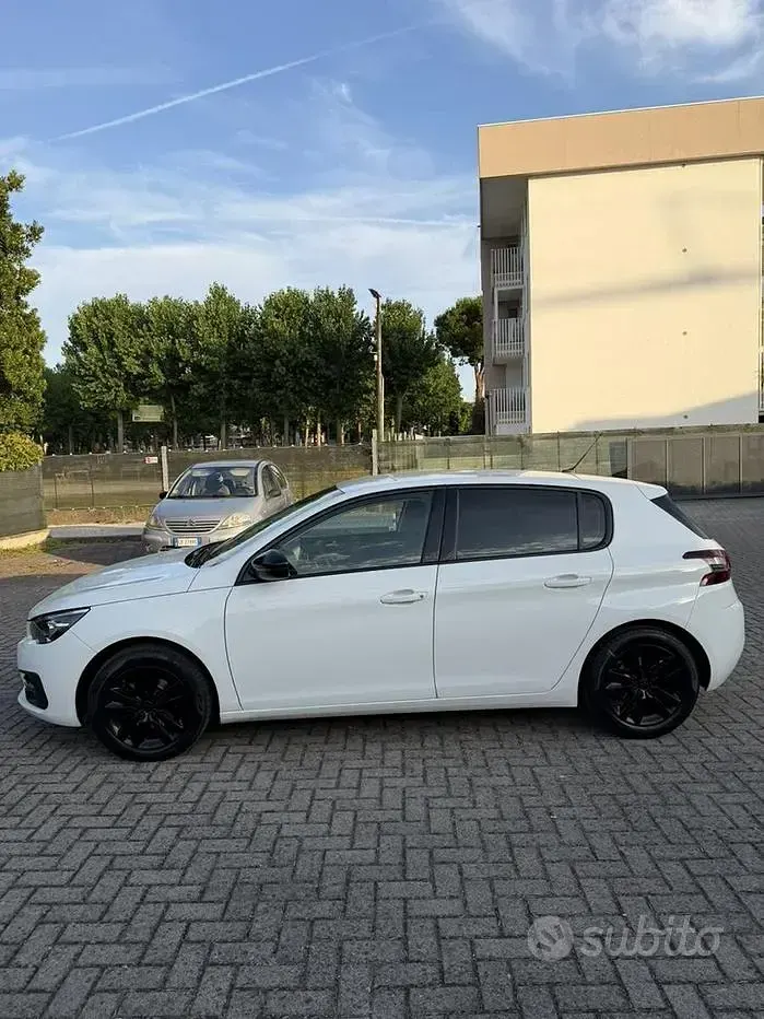 Usata Peugeot 308 131 CV (96 kW) 2021 Bianco Berlina