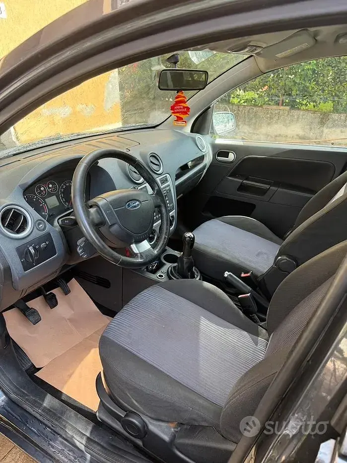 Gebraucht Ford Fusion 68 PS (50 kW) 2008 Blau Kleinwagen