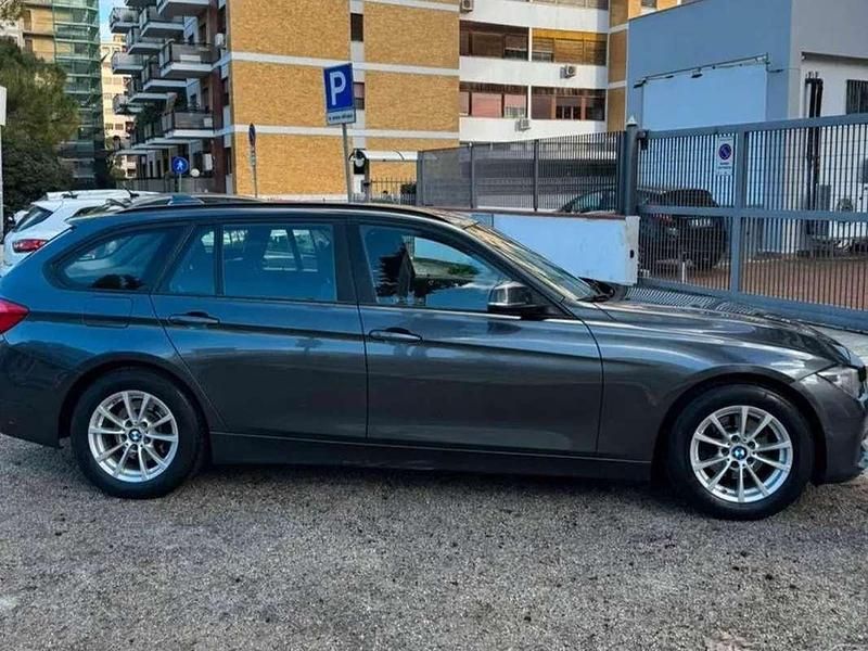 Usata BMW 318 Advantage 150 CV (110 kW) 2018 Grigio Station wagon