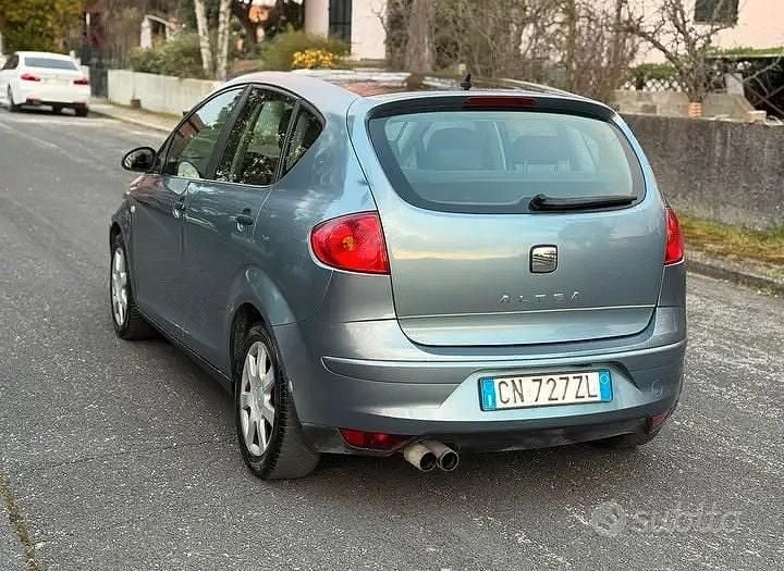 Usata Seat Altea 105 CV (77 kW) 2005 Grigio Monovolume