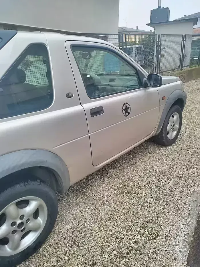 Usata Land Rover Freelander 120 CV (88 kW) 2000 Grigio SUV