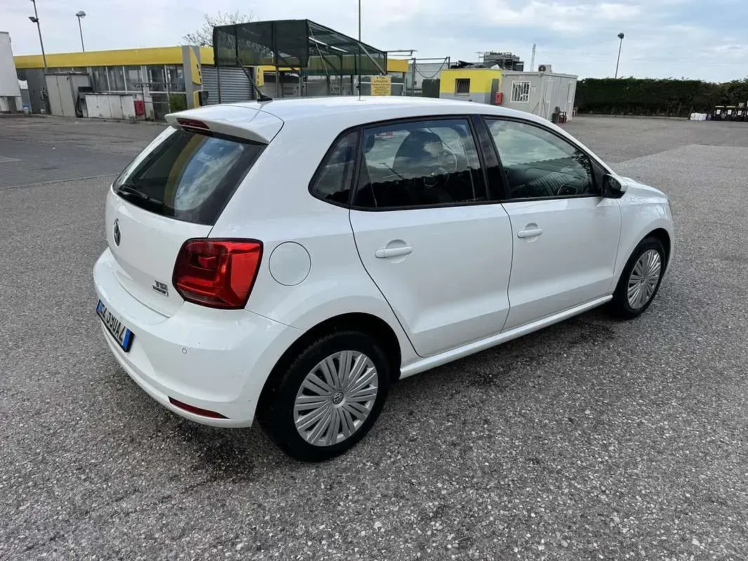 Begagnad VW Polo Comfortline 90 HK (66 kW) 2015 Sedan