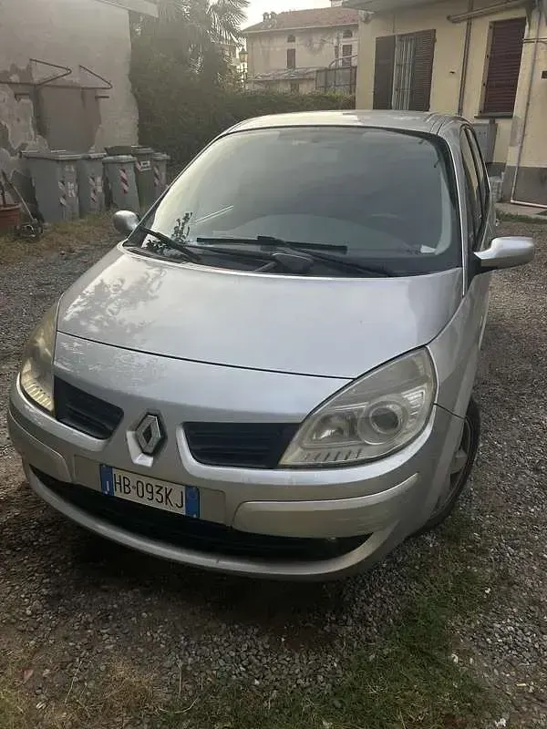 Usata Renault Scénic III 106 CV (77 kW) 2009 Monovolume