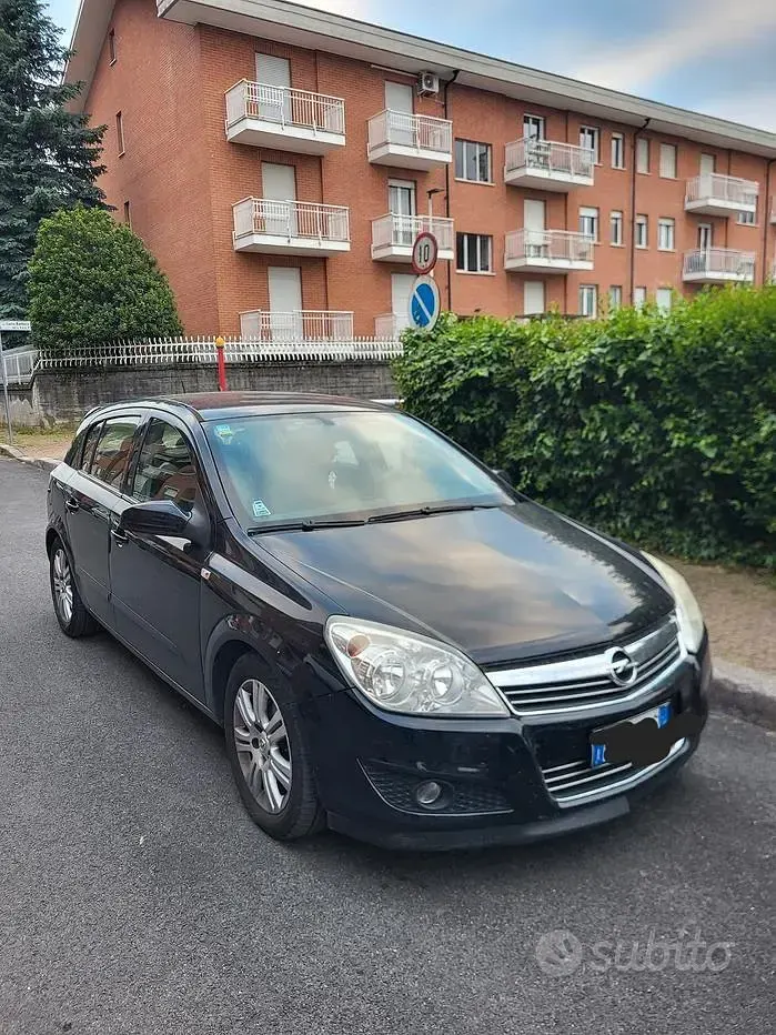 Usata Opel Astra Sport 60 CV (44 kW) 2008 Blu Berlina