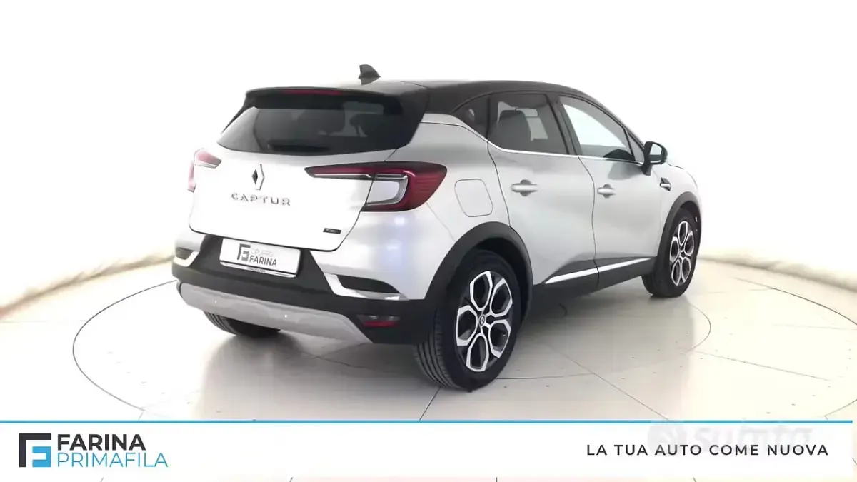 Usata Renault Captur Techno 94 CV (69 kW) 2022 Grigio SUV