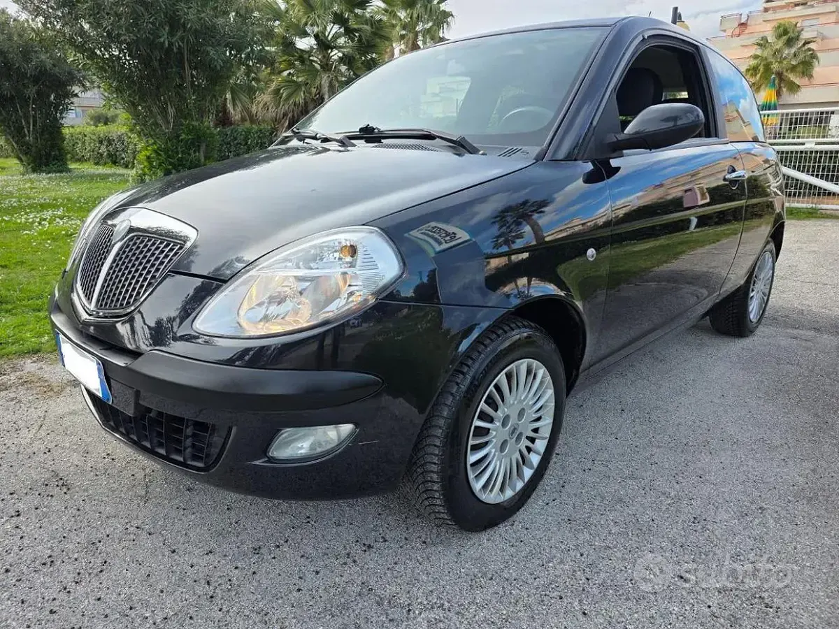 Usata Lancia Ypsilon 69 CV (50 kW) 2005 Grigio Utilitaria
