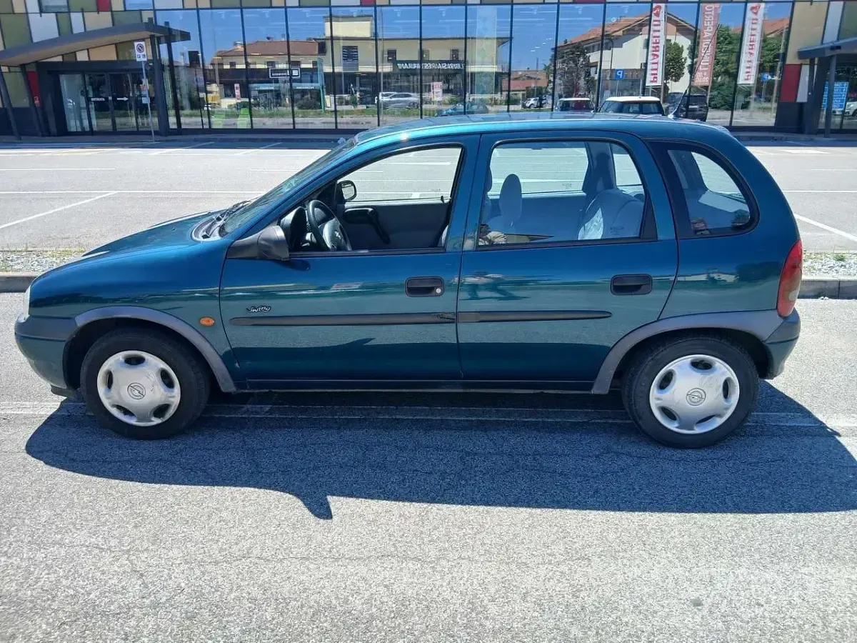 Usata Opel Corsa Swing 54 CV (39 kW) 2000 Other Berlina
