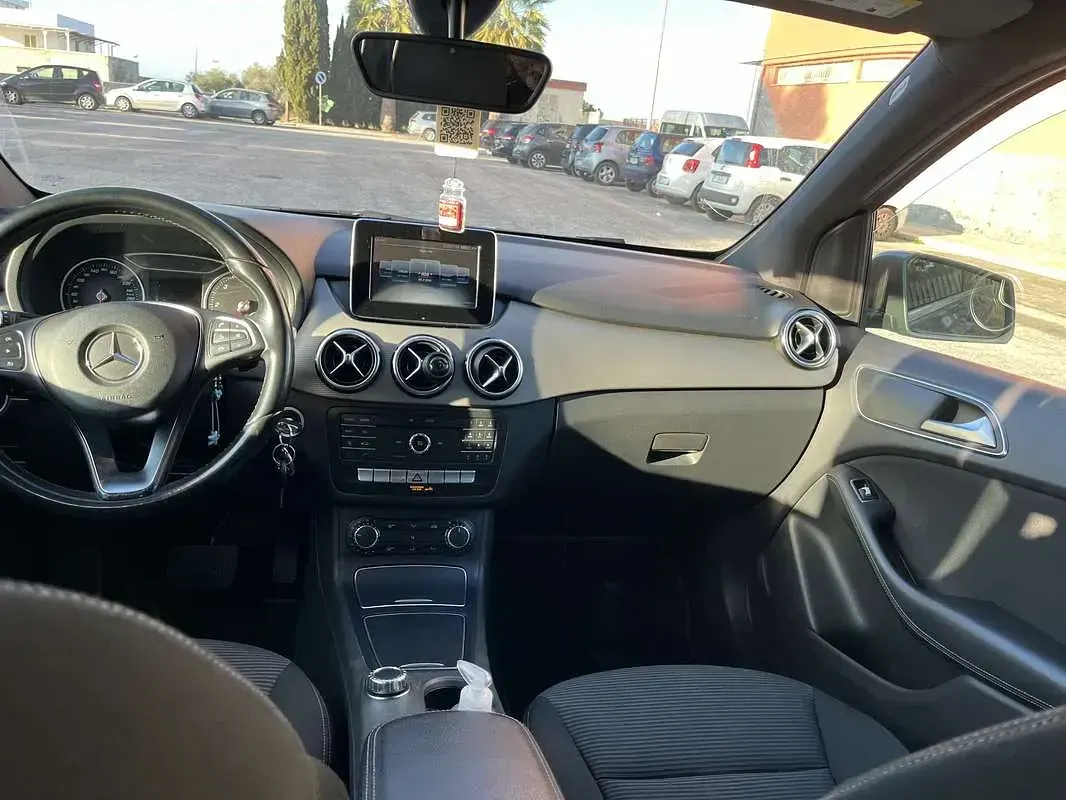 Usata Mercedes B180 109 CV (80 kW) 2016 Utilitaria