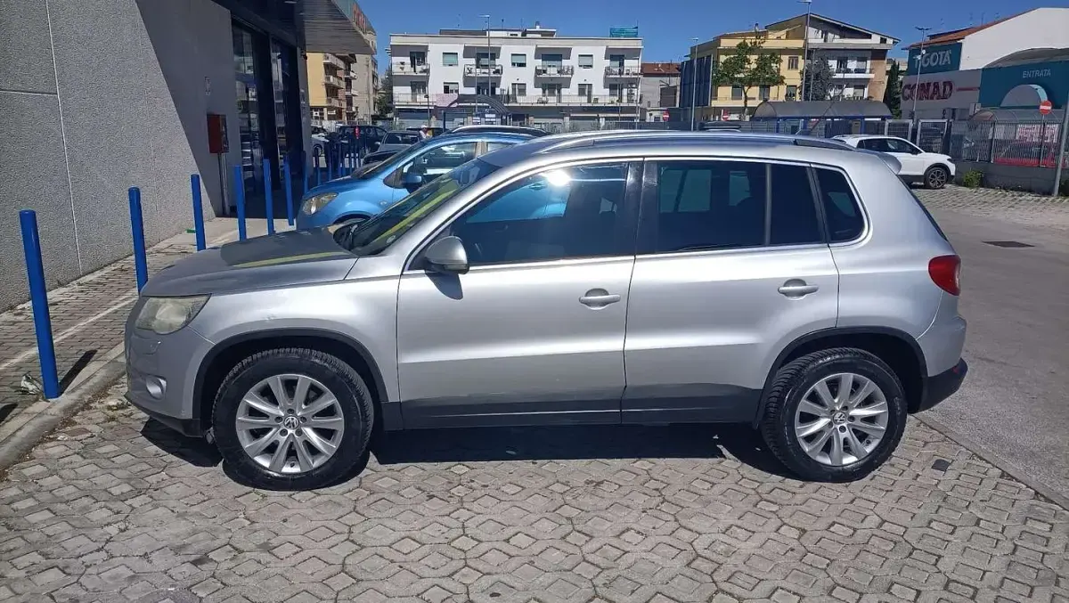 Usata VW Tiguan Trendline 140 CV (102 kW) 2008 Grigio SUV