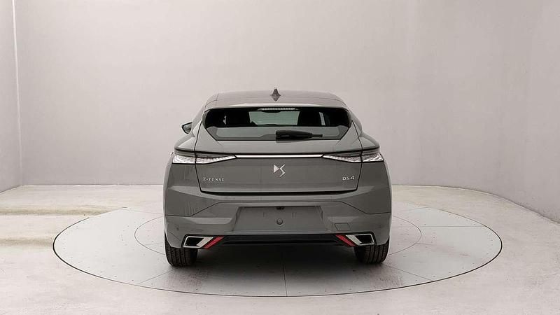 Nuova DS Automobiles DS4 Trocadero 179 CV (131 kW) 2025 Grigio premiere SUV