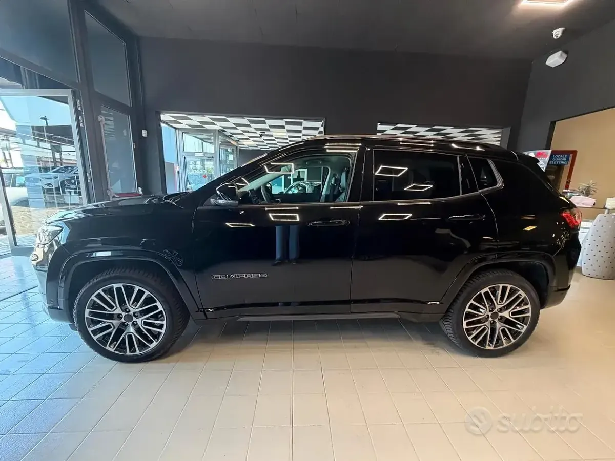 Usata Jeep Compass Summit 131 CV (96 kW) 2025 Nero SUV