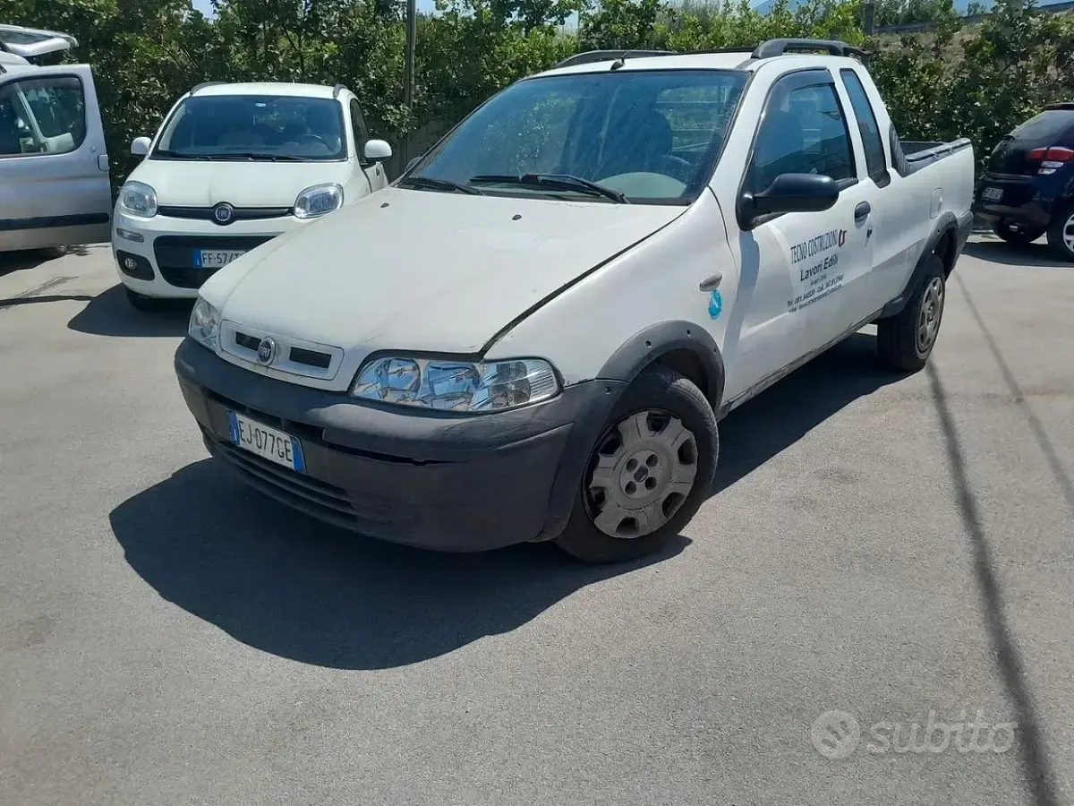Usata Fiat Strada 80 CV (58 kW) 2004 Pick-up