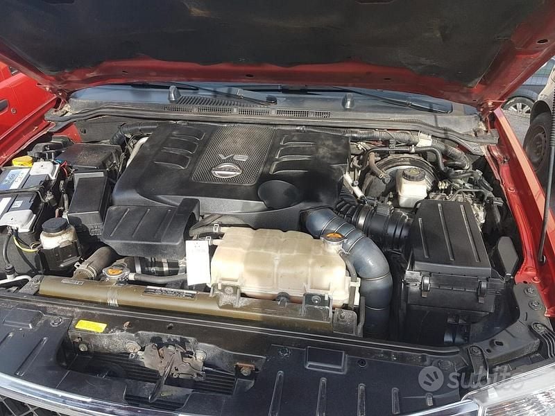 Usata Nissan Navara 231 CV (169 kW) 2012 Rosso Pick-up