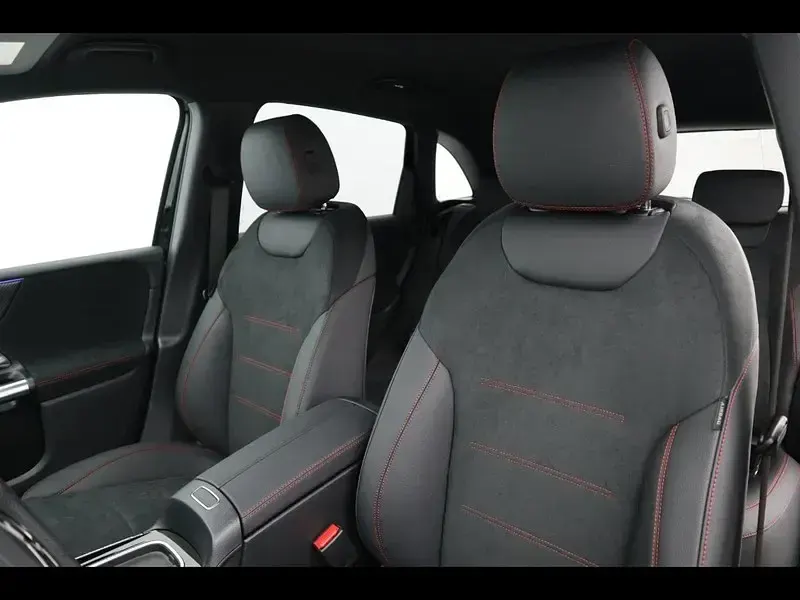 Usata Mercedes B250 Advanced Plus 218 CV (160 kW) 2025 Nero Utilitaria