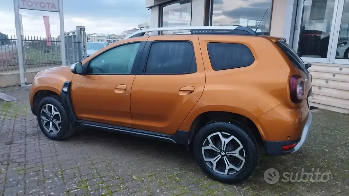 Usata Dacia Duster Lauréate 109 CV (80 kW) 2018 Marrone SUV