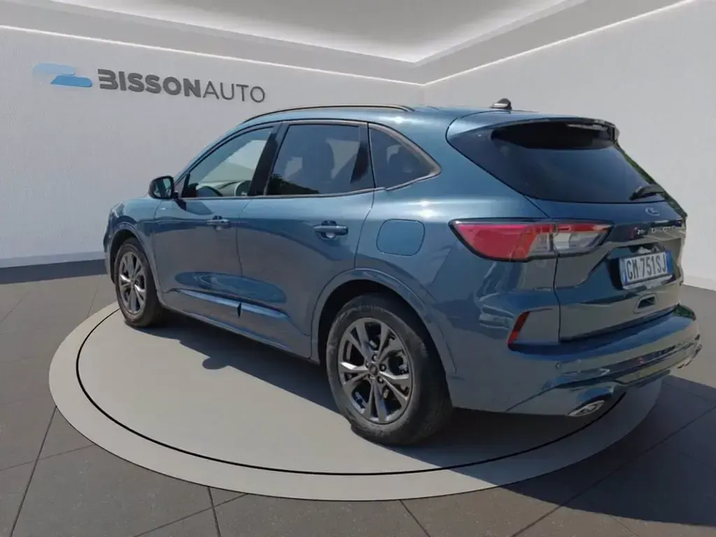 Usata Ford Kuga ST-Line 190 CV (139 kW) 2023 Chrome blue SUV