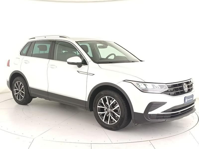 Usata VW Tiguan Life 122 CV (89 kW) 2022 Bianco SUV