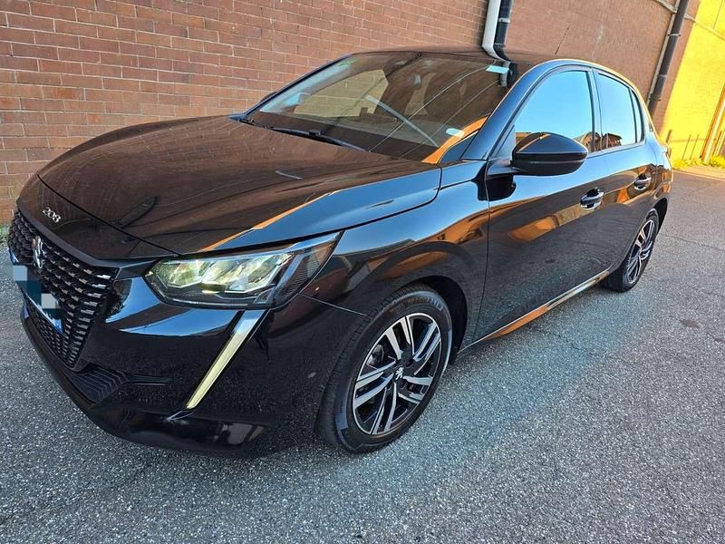 Usata Peugeot 208 Allure 101 CV (74 kW) 2023 Nero Utilitaria