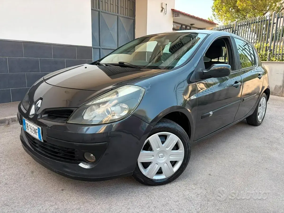 Usata Renault Clio 75 CV (55 kW) 2006 Utilitaria