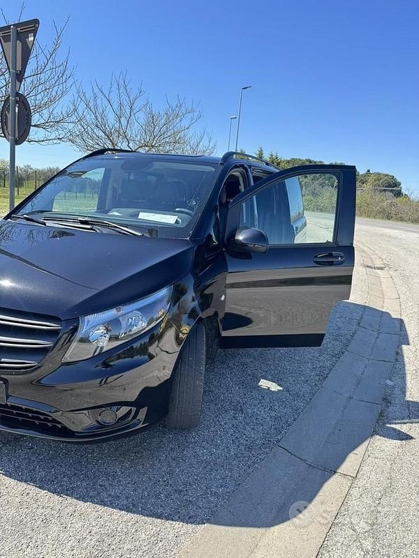 Usata Mercedes Vito 88 CV (64 kW) 2022 Nero Furgone