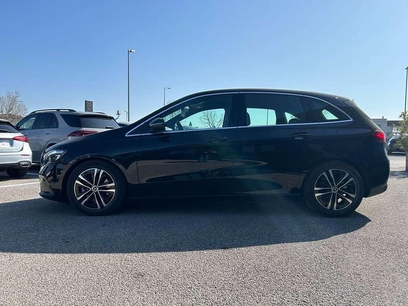 Nuova Mercedes B180 116 CV (85 kW) 2026 Nero notte Monovolume