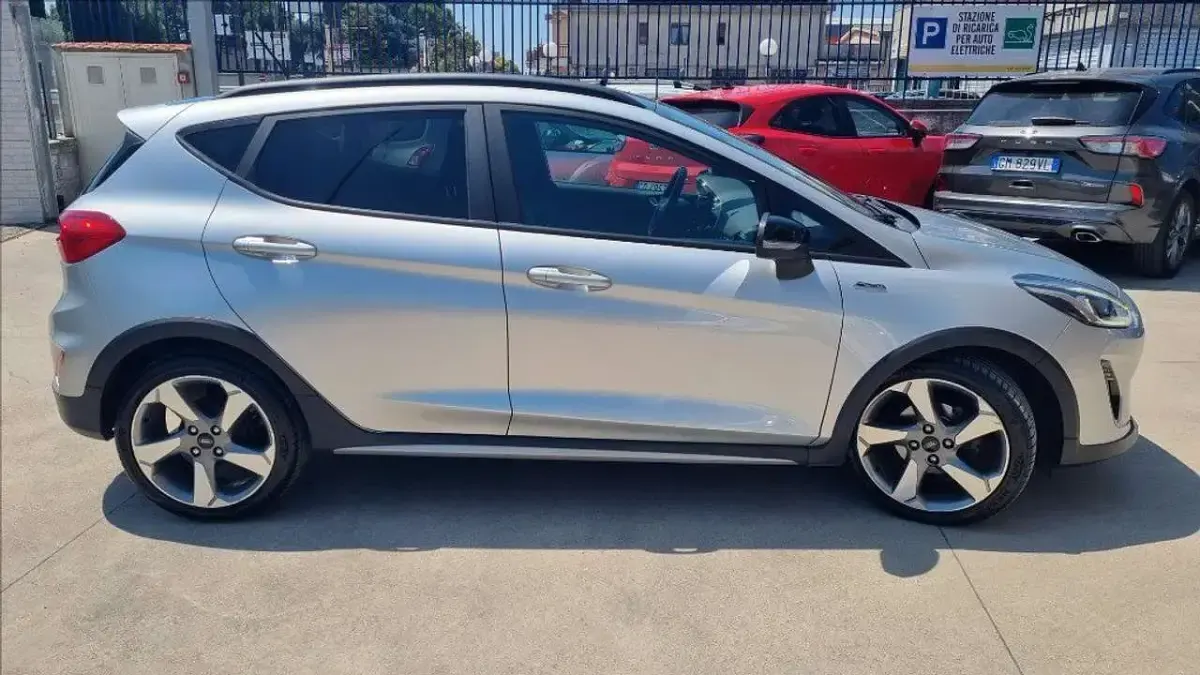 Usata Ford Fiesta Active 86 CV (63 kW) 2018 Argento Utilitaria