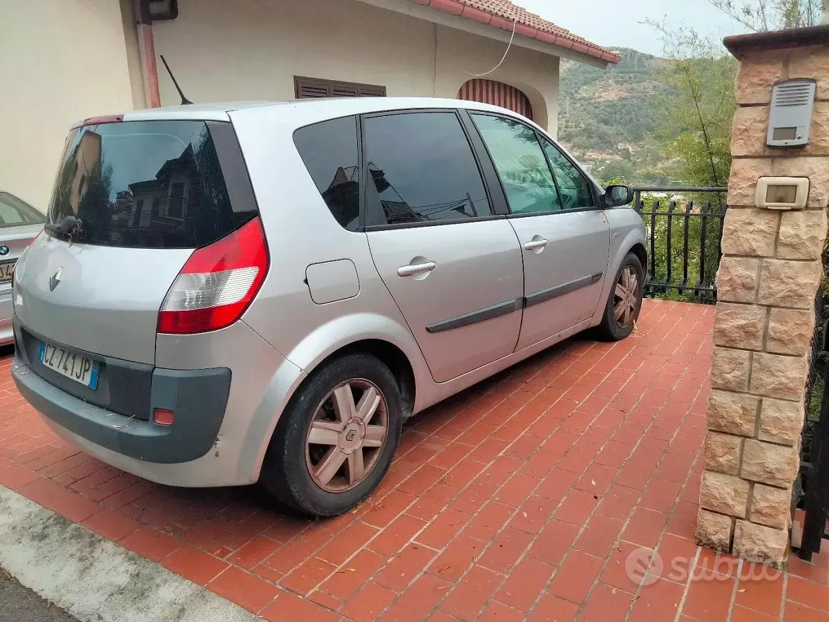 Usata Renault Scenic E-Tech 130 CV (95 kW) 2007 Grigio Monovolume