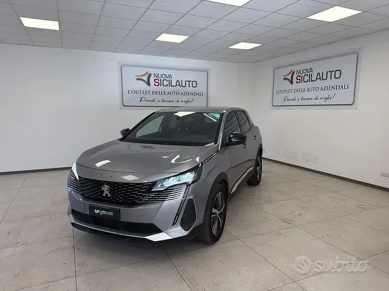 Usata Peugeot 3008 Allure 131 CV (96 kW) 2024 Grigio SUV